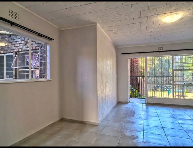 3 BEDROOM APARTMENT FOR SALE IN WINDSOR WEST